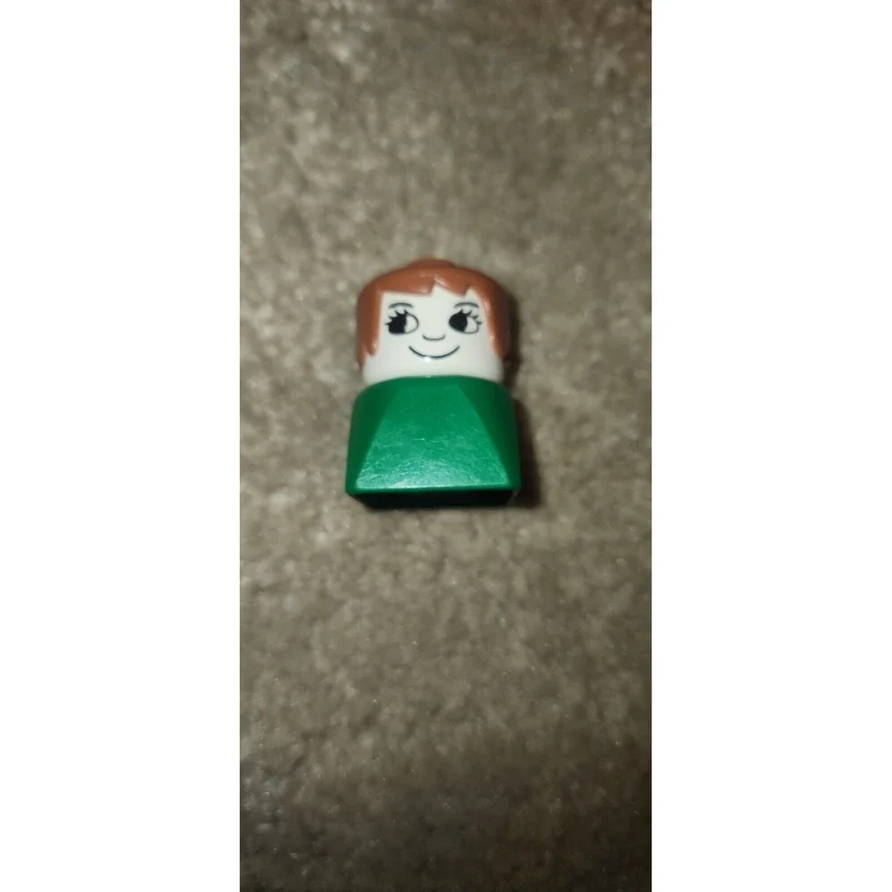Duplo 2 x 2 x 2 Figure Brick Early, Female Green Base Fabuland Brown Hair 1979